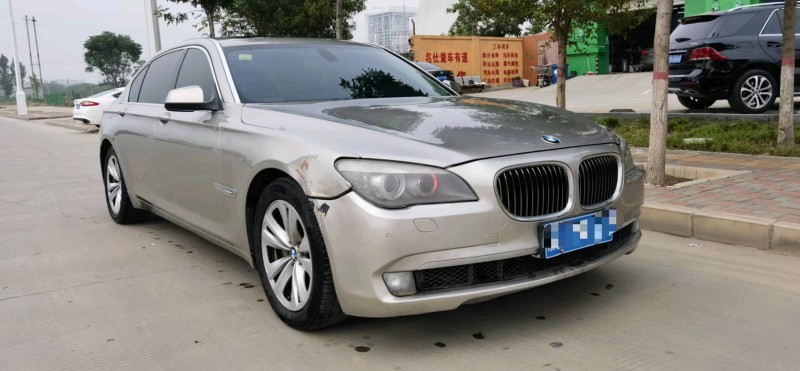 保定10年宝马7系2
