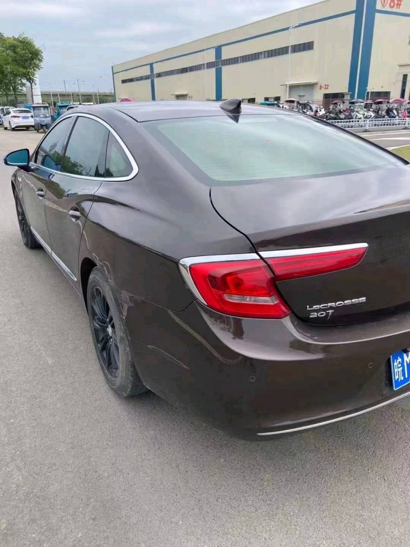 淮南17年别克君越6