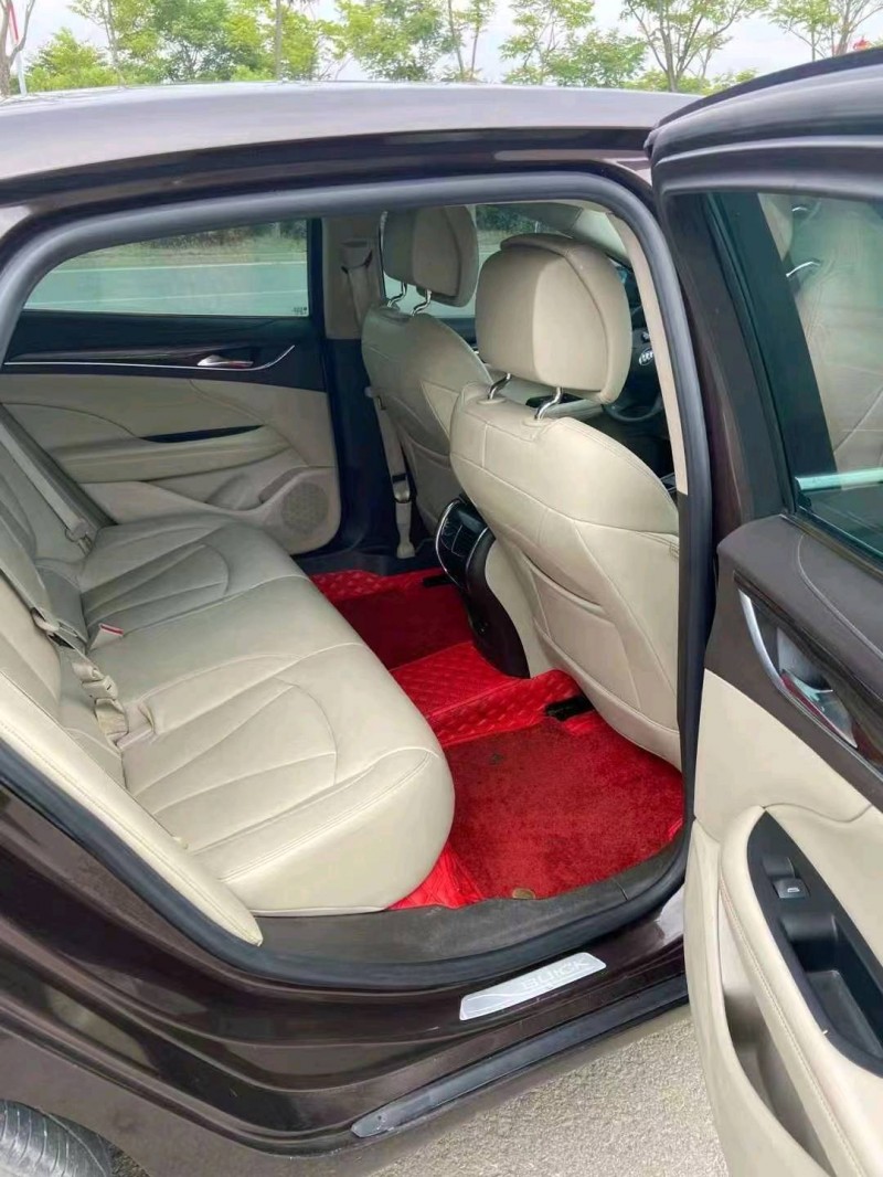 淮南17年别克君越8