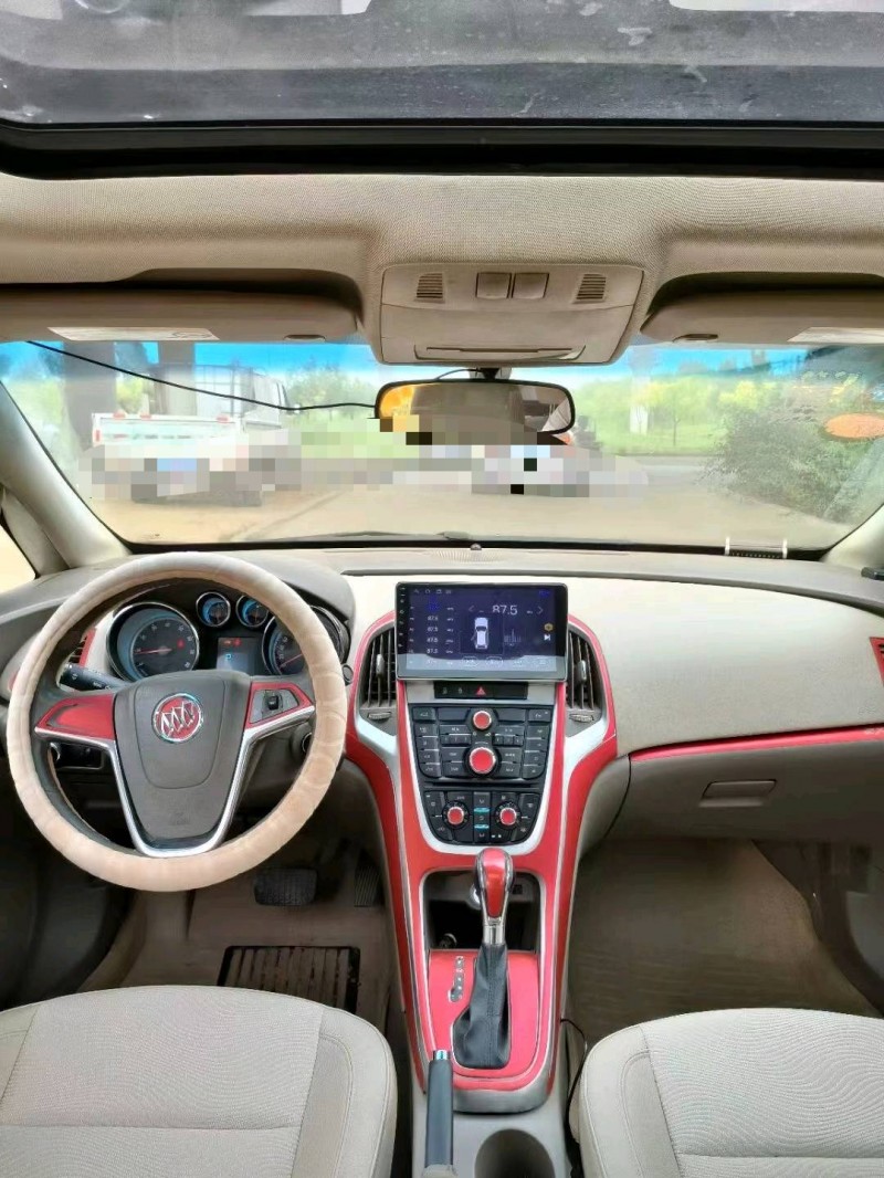 青岛11年别克英朗GT5