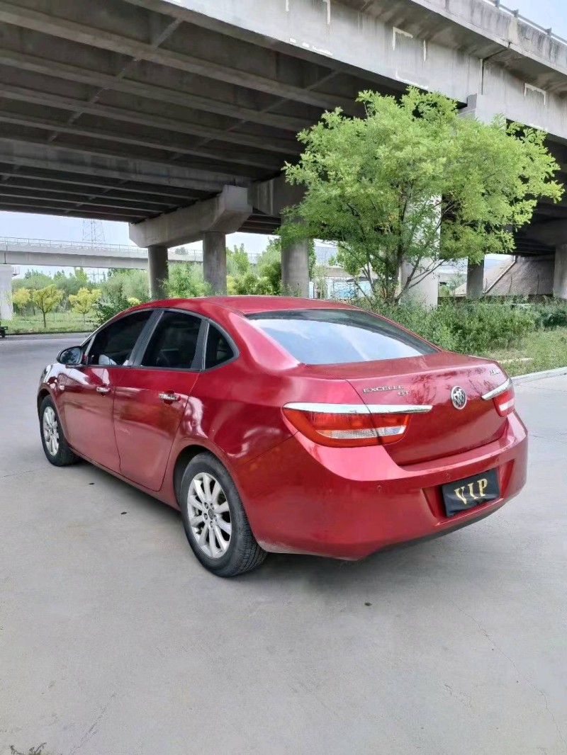 青岛11年别克英朗GT7