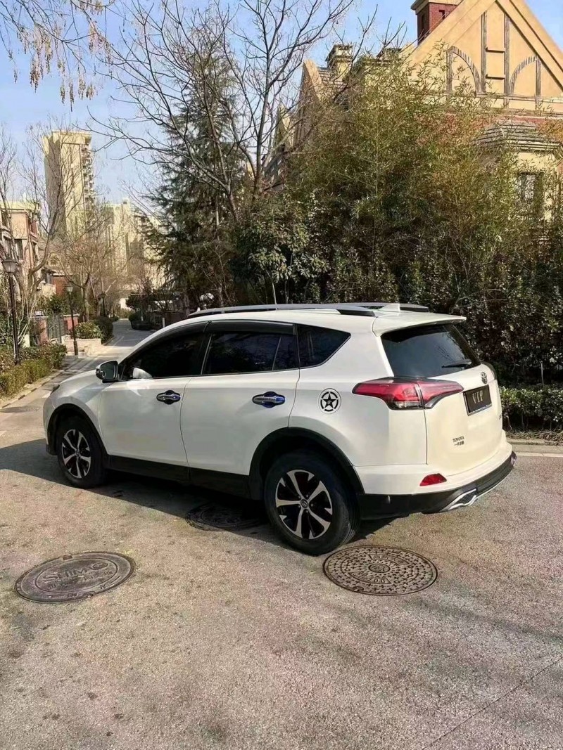 青岛19年丰田RAV4荣放8