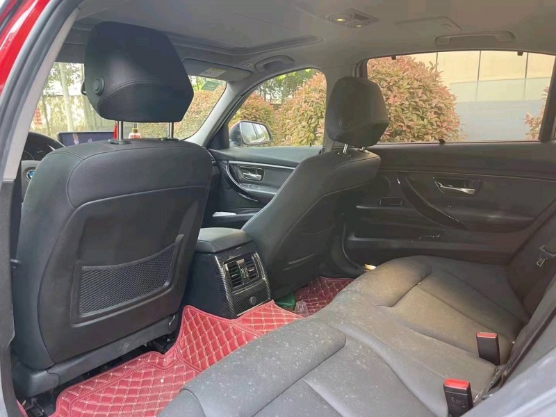 济宁17年宝马3系6