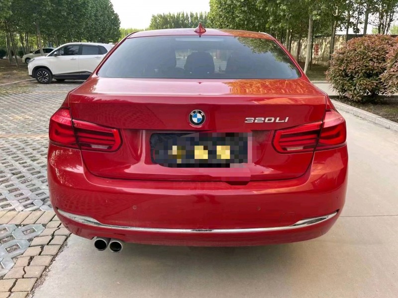 济宁17年宝马3系9