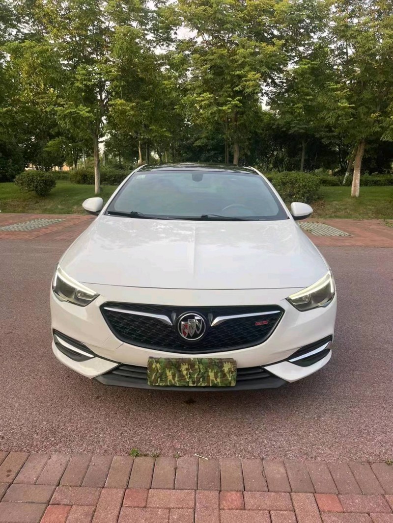 苏州19年别克君威1