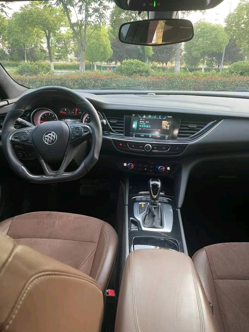 苏州19年别克君威5