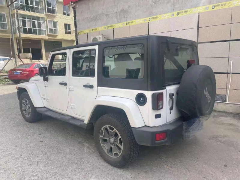 邵阳16年Jeep牧马人8