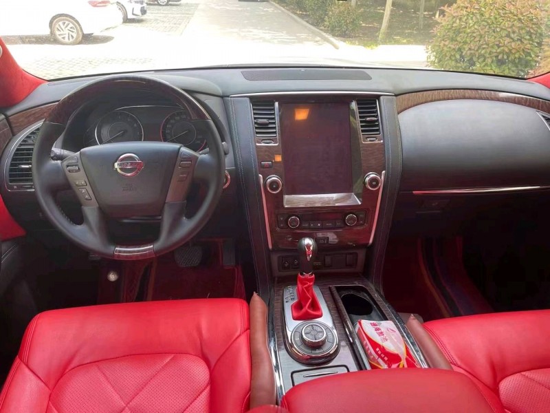 济宁17年日产途乐4