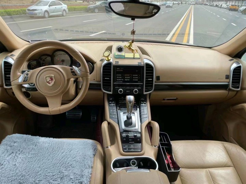 廊坊11年保时捷卡宴6