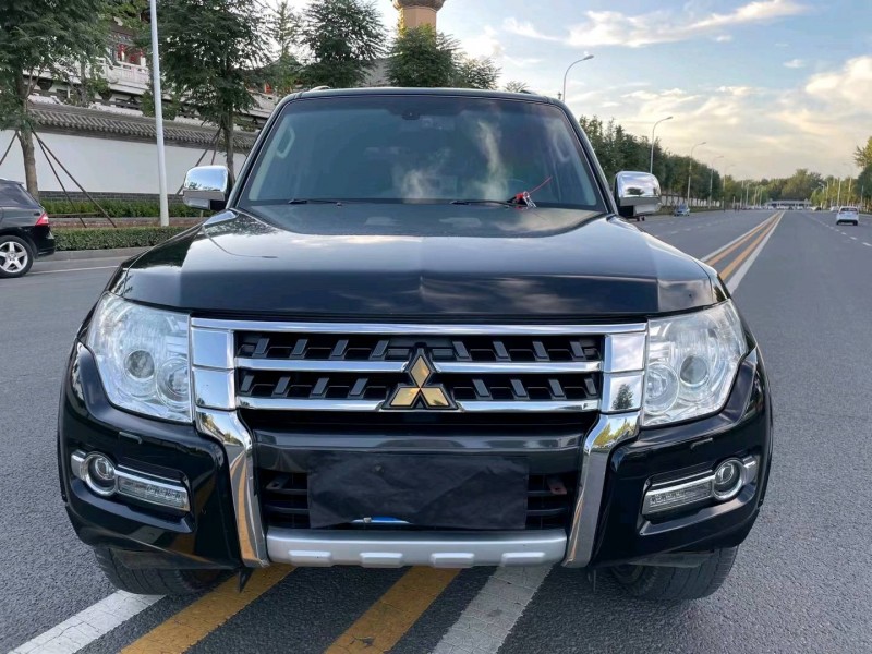 廊坊16年三菱帕杰罗1