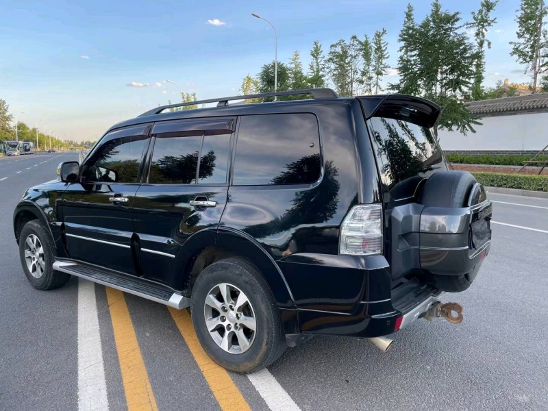 廊坊16年三菱帕杰罗4