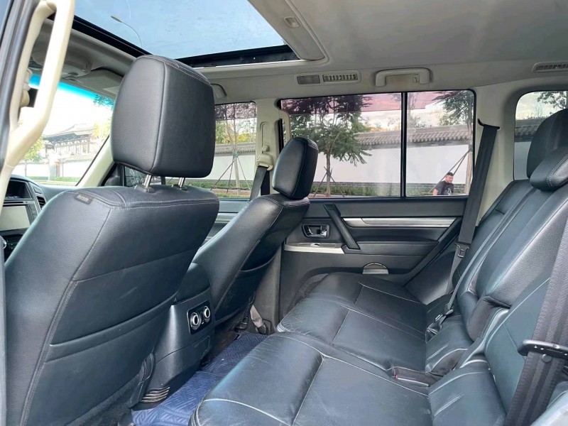 廊坊16年三菱帕杰罗7