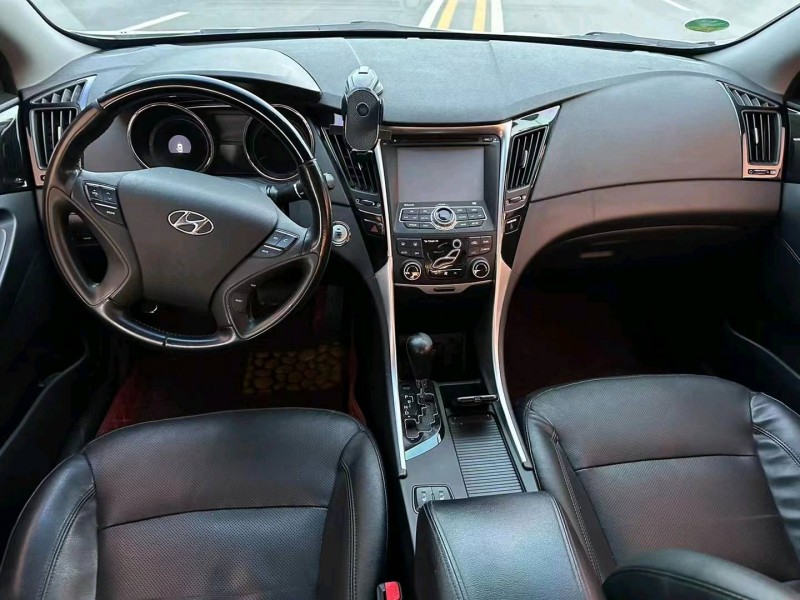 廊坊18年现代索纳塔八6