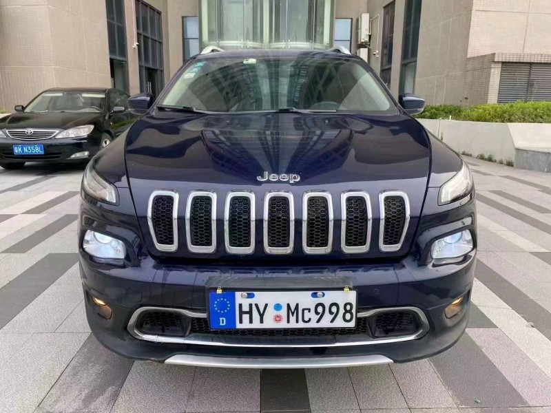 珠海16年Jeep自由光1