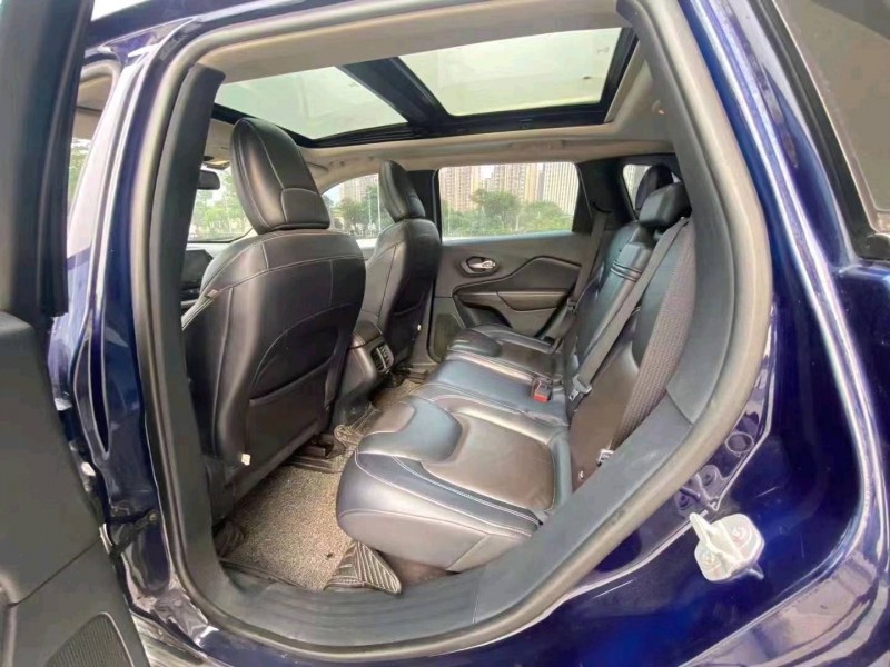 珠海16年Jeep自由光5