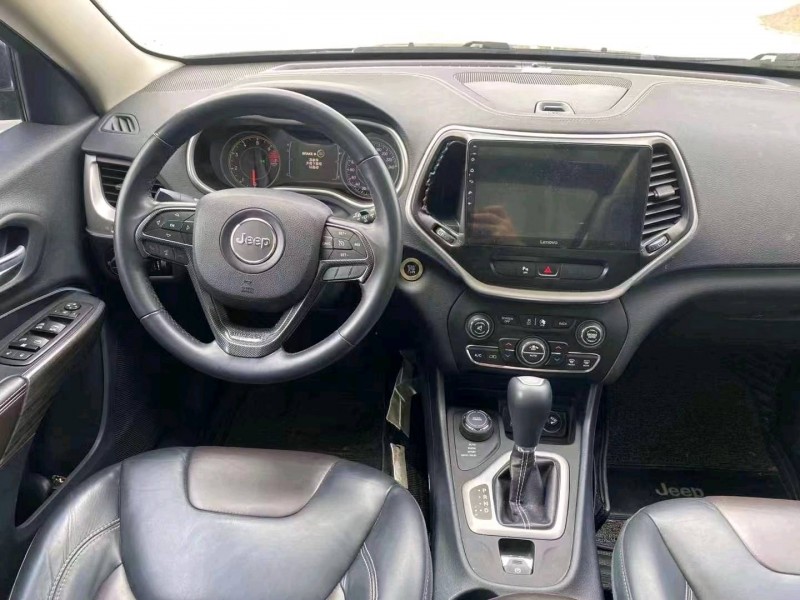 珠海16年Jeep自由光6