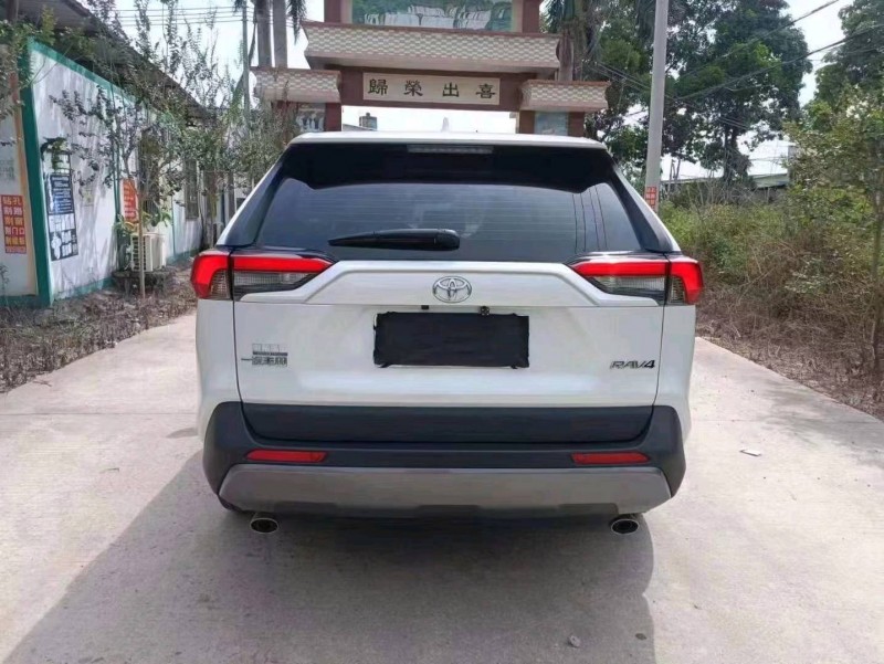 珠海22年丰田RAV42