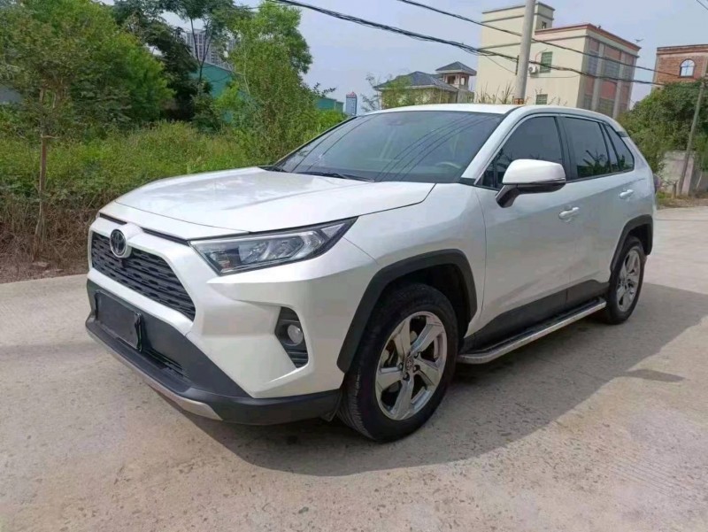 珠海22年丰田RAV49