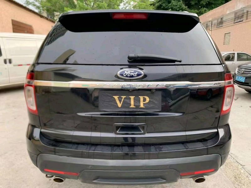 珠海15年福特探险者5