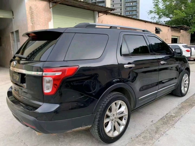 珠海15年福特探险者6