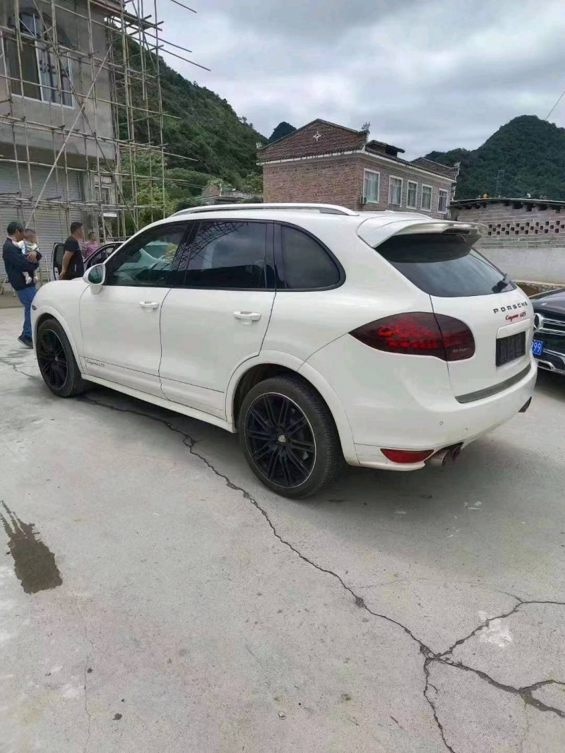 梧州12年保时捷卡宴7