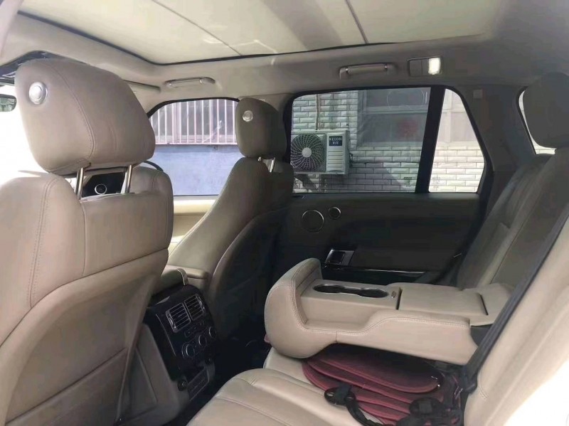 淄博17年路虎揽胜行政3