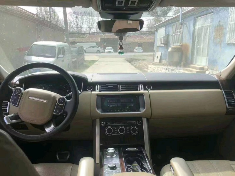 淄博17年路虎揽胜行政4