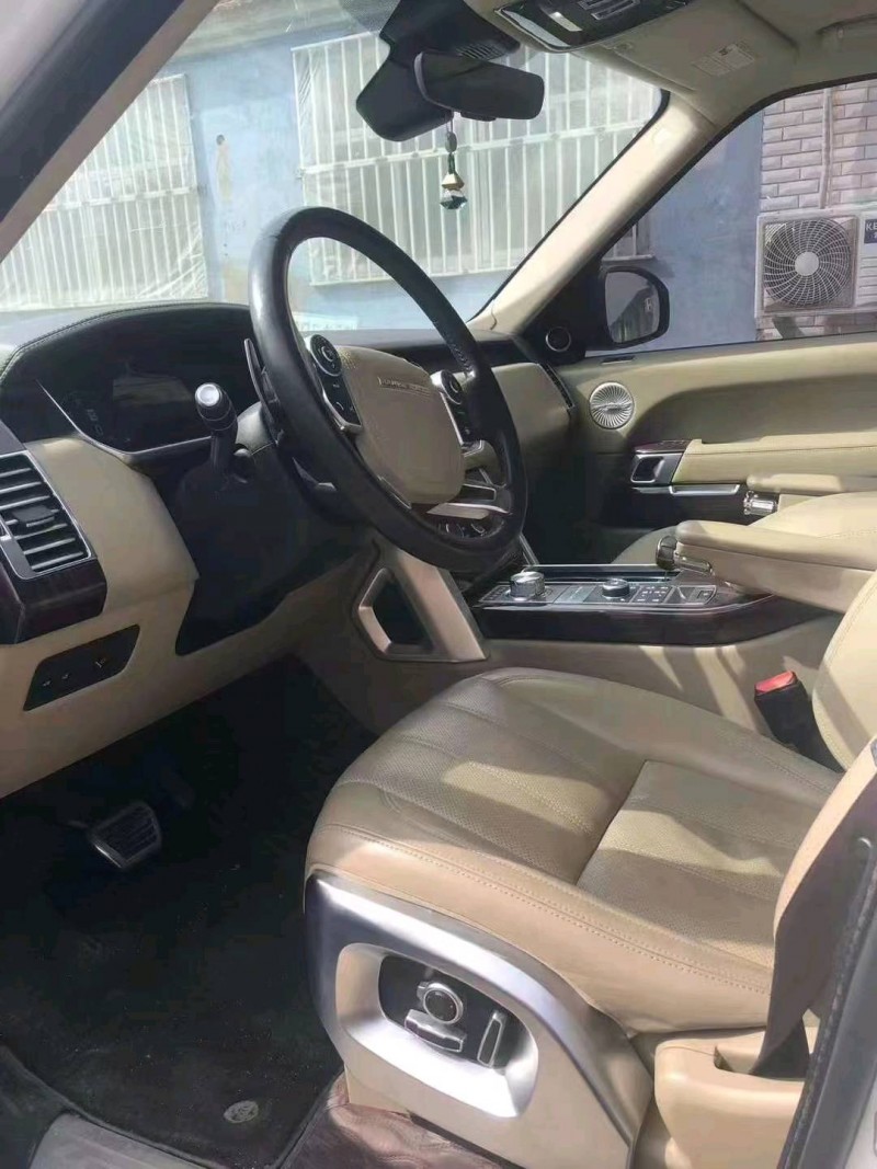 淄博17年路虎揽胜行政7