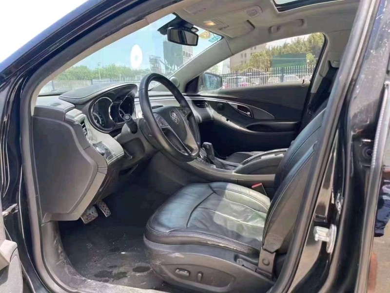 汕头12年别克君威5