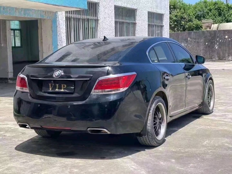 汕头12年别克君威4