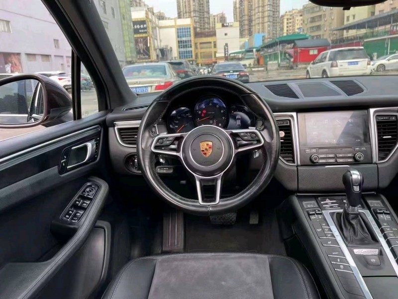 汕头18年保时捷Macan4