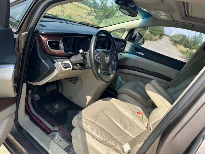 东营16年别克GL86