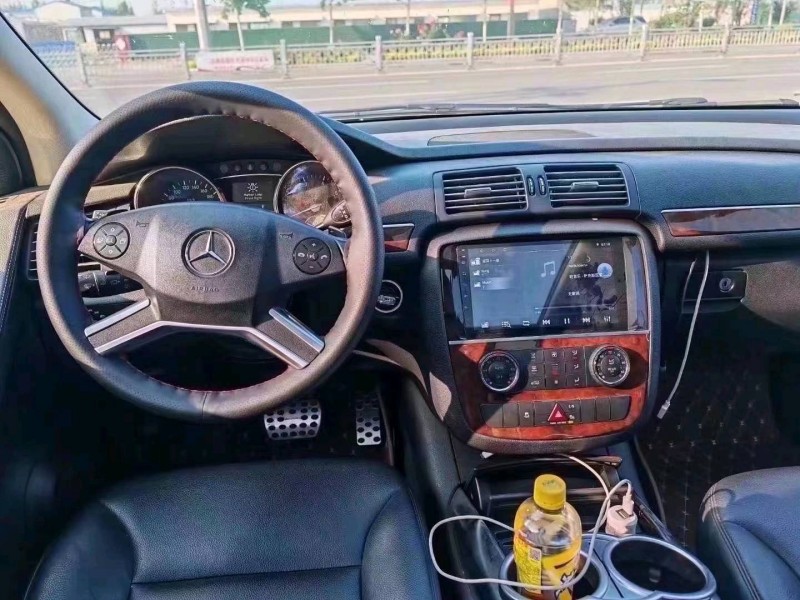 东营13年奔驰R9