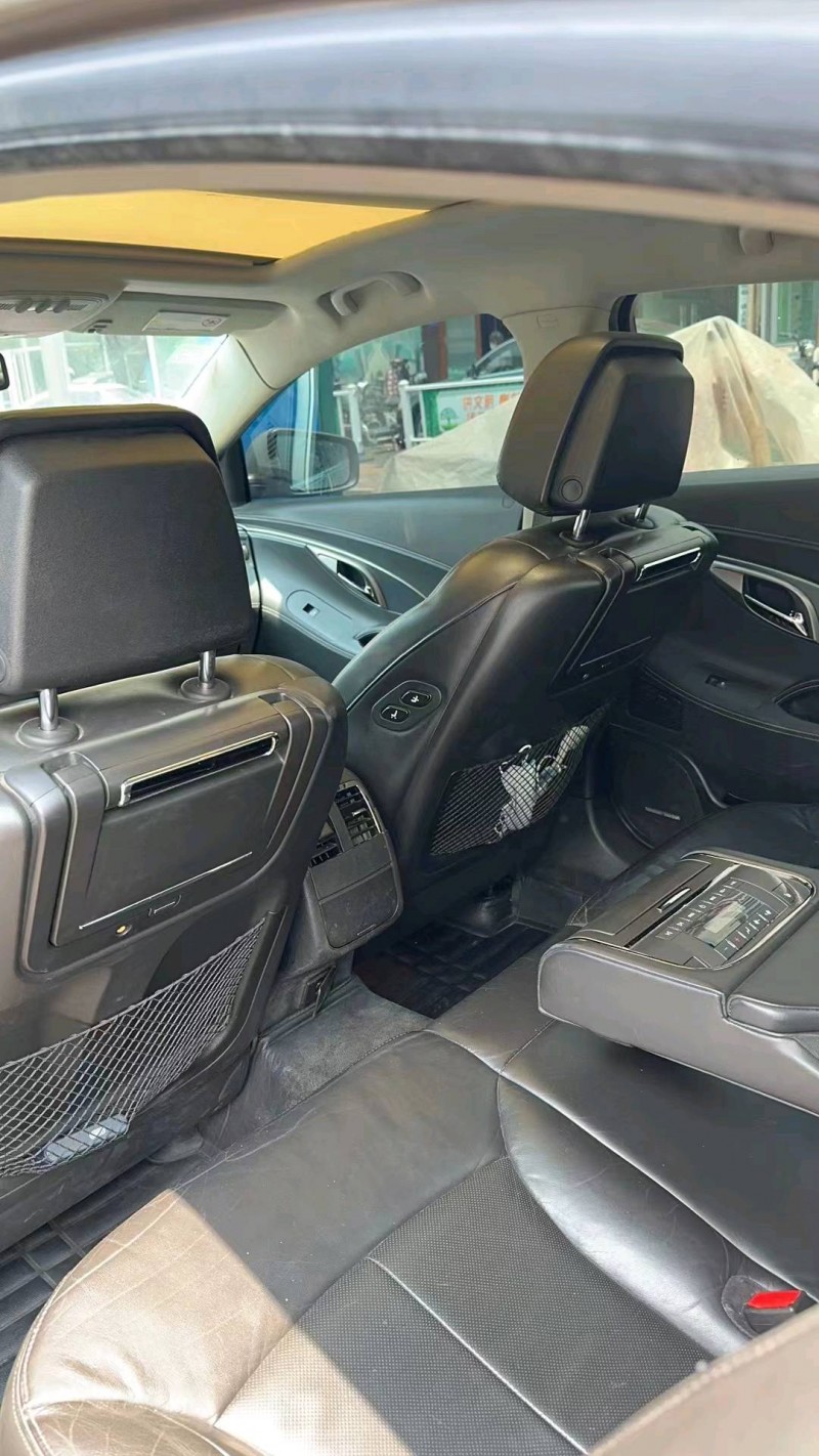 东营12年别克君越3