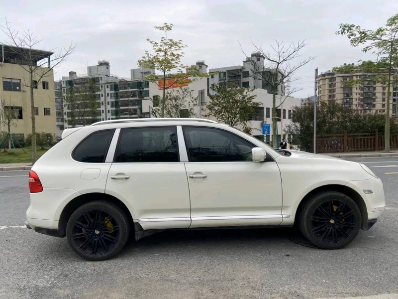 广州09年保时捷卡宴4
