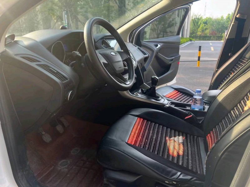 枣庄16年福特福克斯6