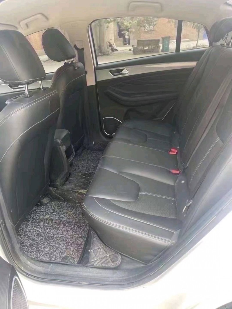 保定19年奇瑞艾瑞泽56