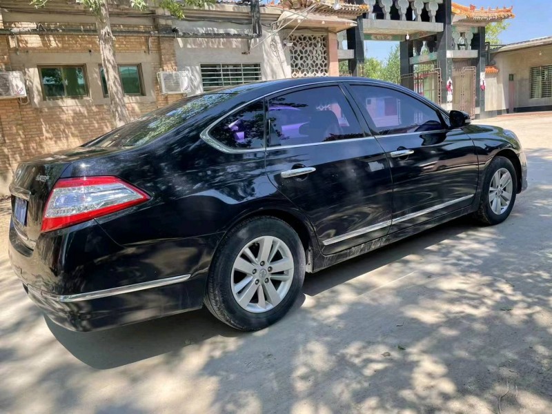 保定11年日产天籁4