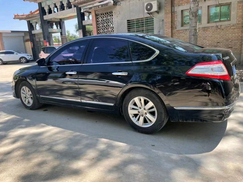 保定11年日产天籁5