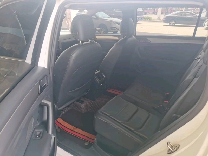 保定19年大众途观L7