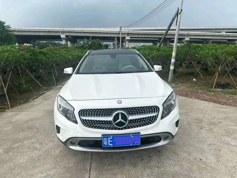 中山16年奔驰GLA1
