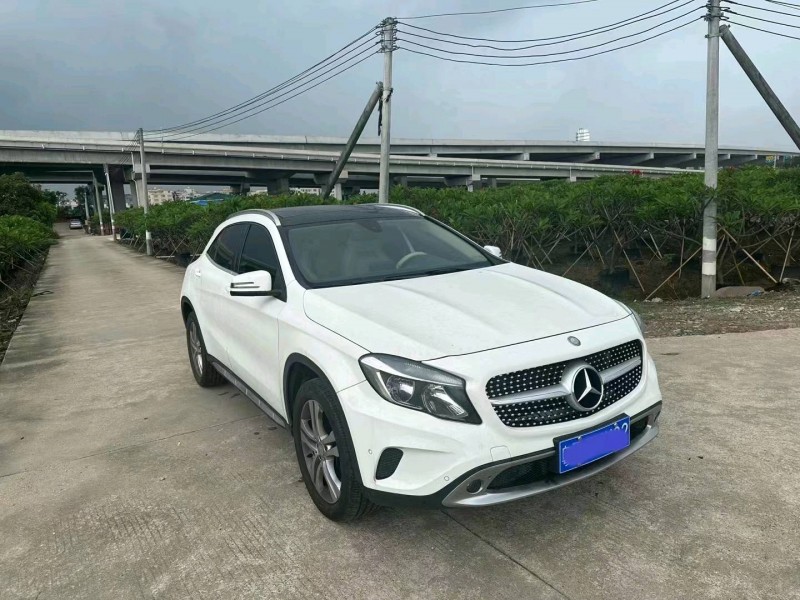 中山16年奔驰GLA2