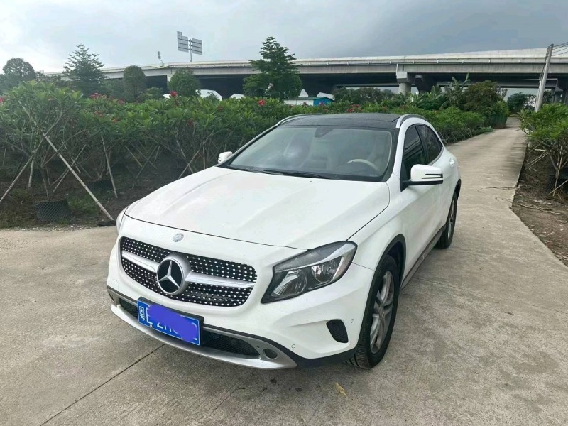 中山16年奔驰GLA3