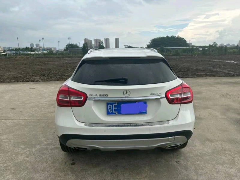 中山16年奔驰GLA6