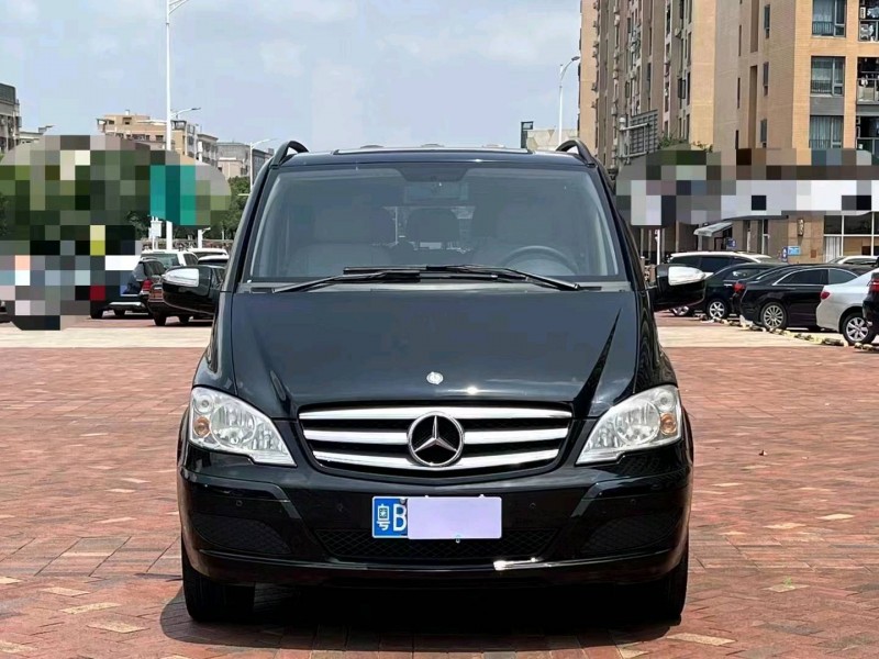 广州13年奔驰唯雅诺1