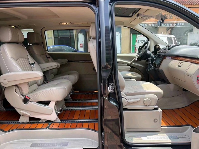 广州13年奔驰唯雅诺4