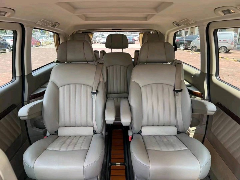 广州13年奔驰唯雅诺6