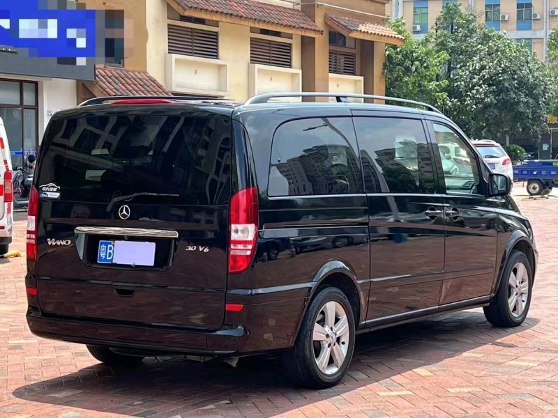 广州13年奔驰唯雅诺8