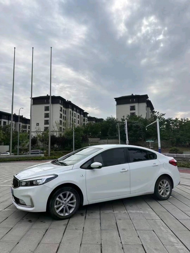 青岛17年起亚K33