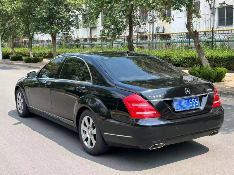 东营11年奔驰S8